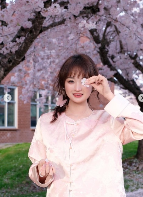 开拓者官推为杨瀚森庆生21岁女友INS转发互动 开拓者官推为杨瀚森庆生21岁女友INS转发互动