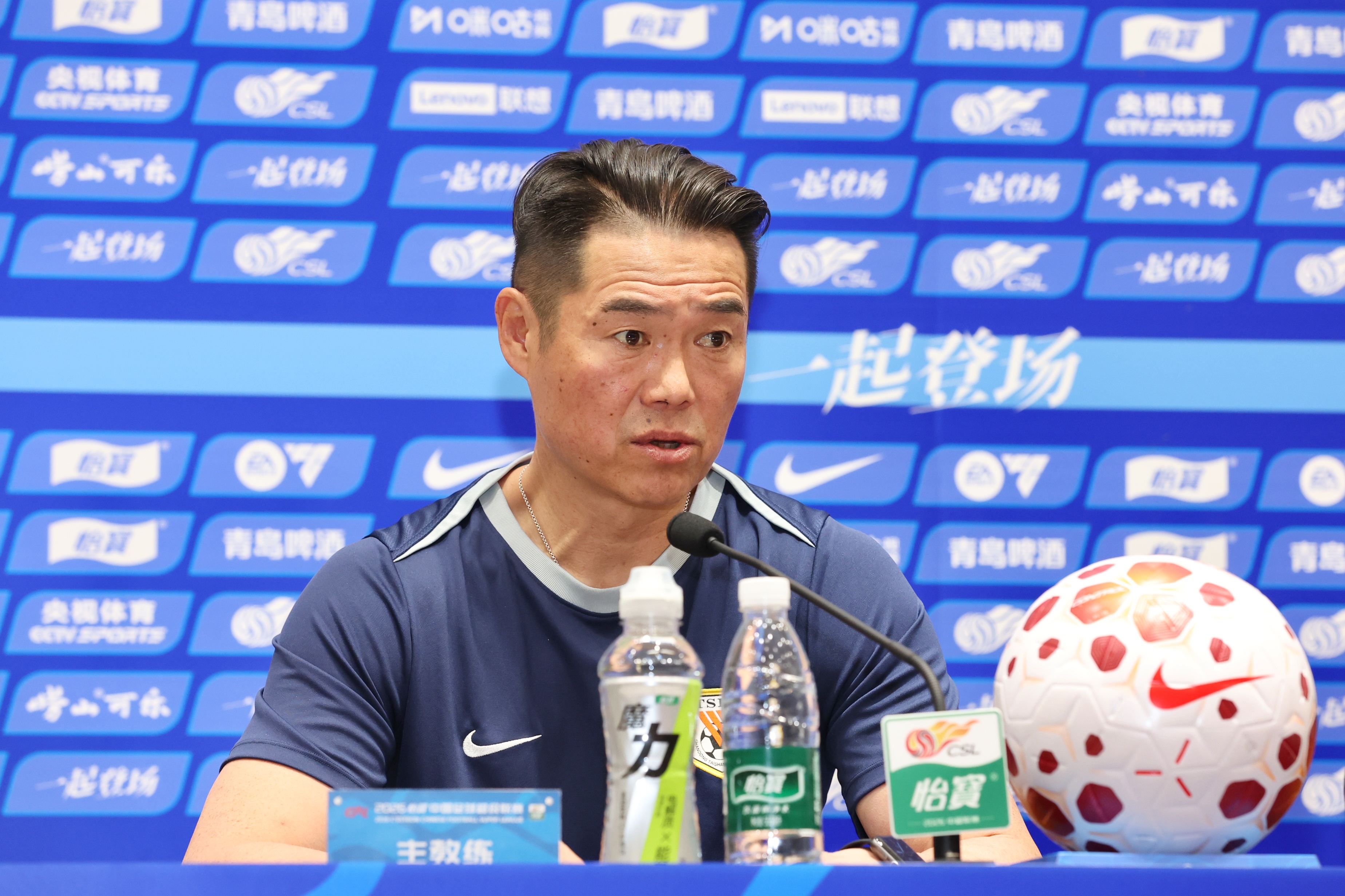 宿茂臻确认克雷桑伤缺1-2周,阿尔瓦罗或下周复出 宿茂臻确认克雷桑伤缺1-2周,阿尔瓦罗或下周复出