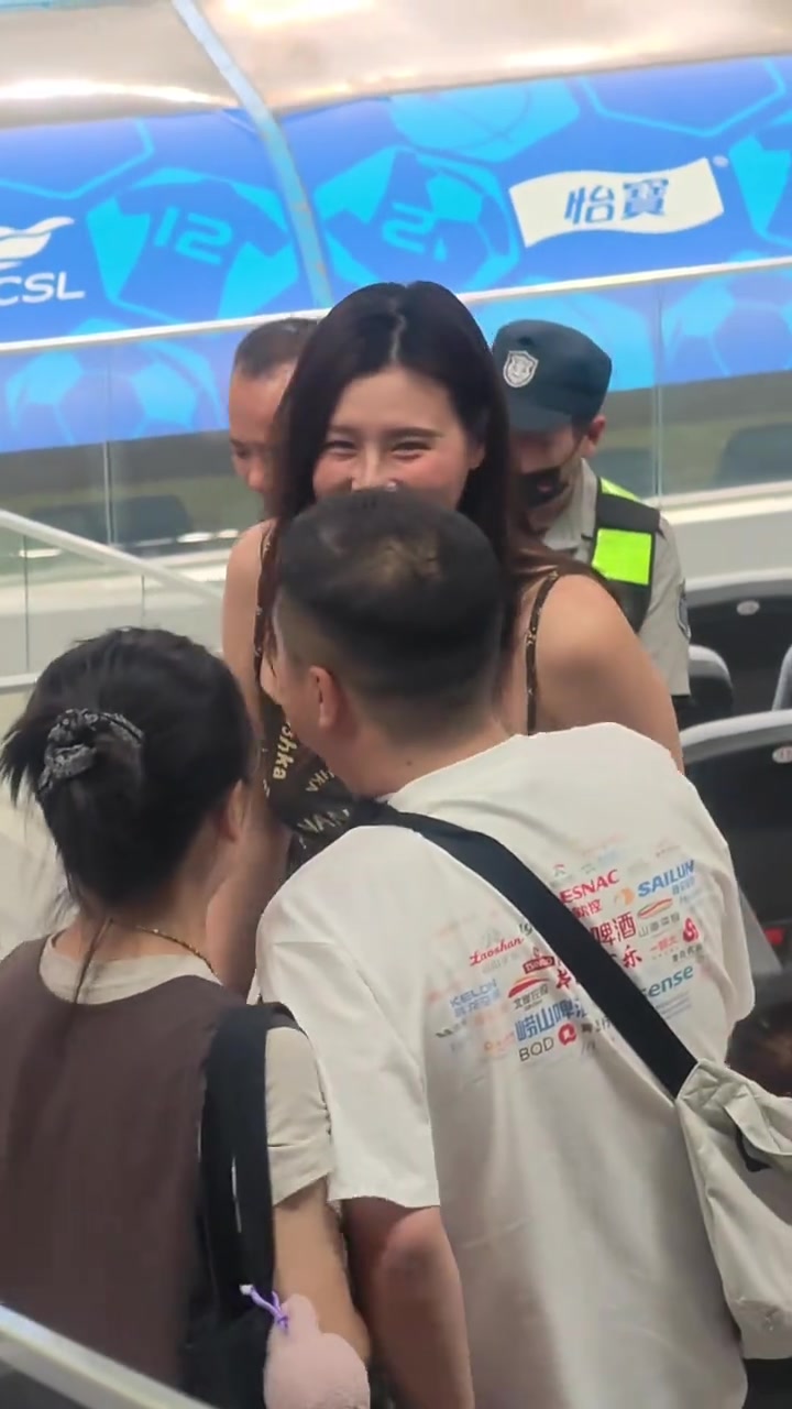 刘湘现场观战助好运 海牛主场4-2击退玉昆 刘湘现场观战助好运 海牛主场4-2击退玉昆