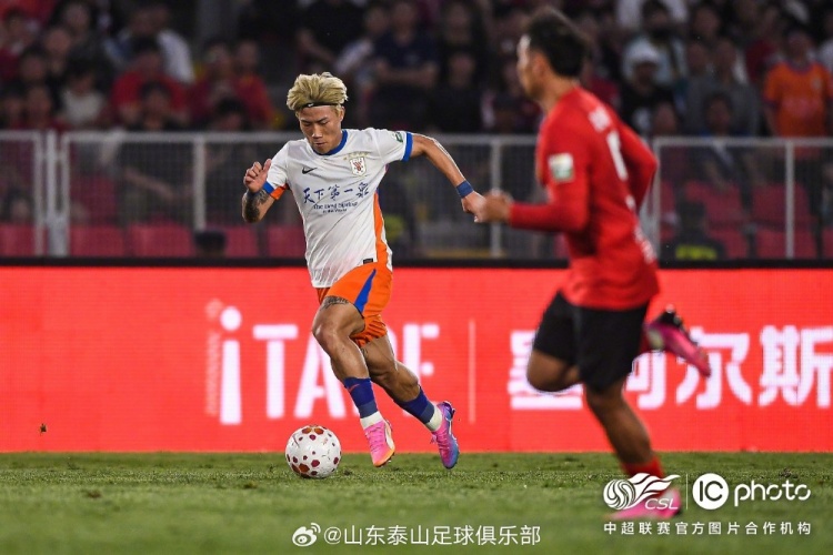 泽卡瓦科双响炮 山东客场5-1横扫辽宁铁人 泽卡瓦科双响炮 山东客场5-1横扫辽宁铁人