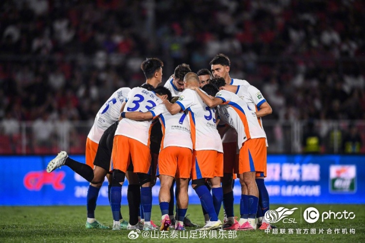 泽卡瓦科双响炮 山东客场5-1横扫辽宁铁人 泽卡瓦科双响炮 山东客场5-1横扫辽宁铁人