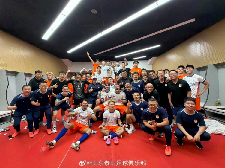 泽卡瓦科双响炮 山东客场5-1横扫辽宁铁人 泽卡瓦科双响炮 山东客场5-1横扫辽宁铁人