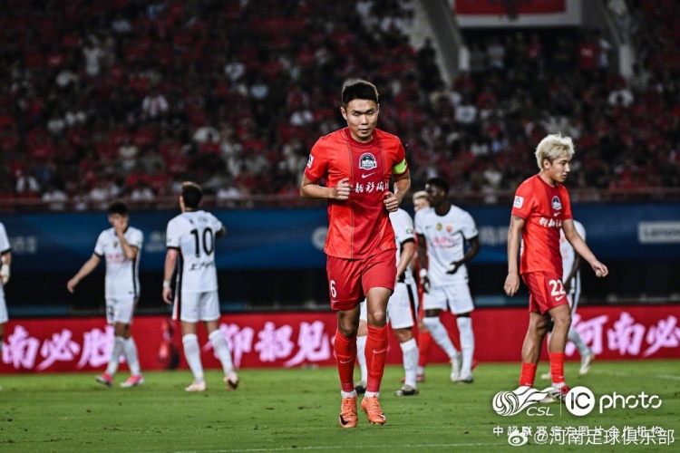 纳萨里奥开局闪击难阻逆转 河南主场1-2负海港 古斯塔沃进球被吹 纳萨里奥开局闪击难阻逆转 河南主场1-2负海港 古斯塔沃进球被吹