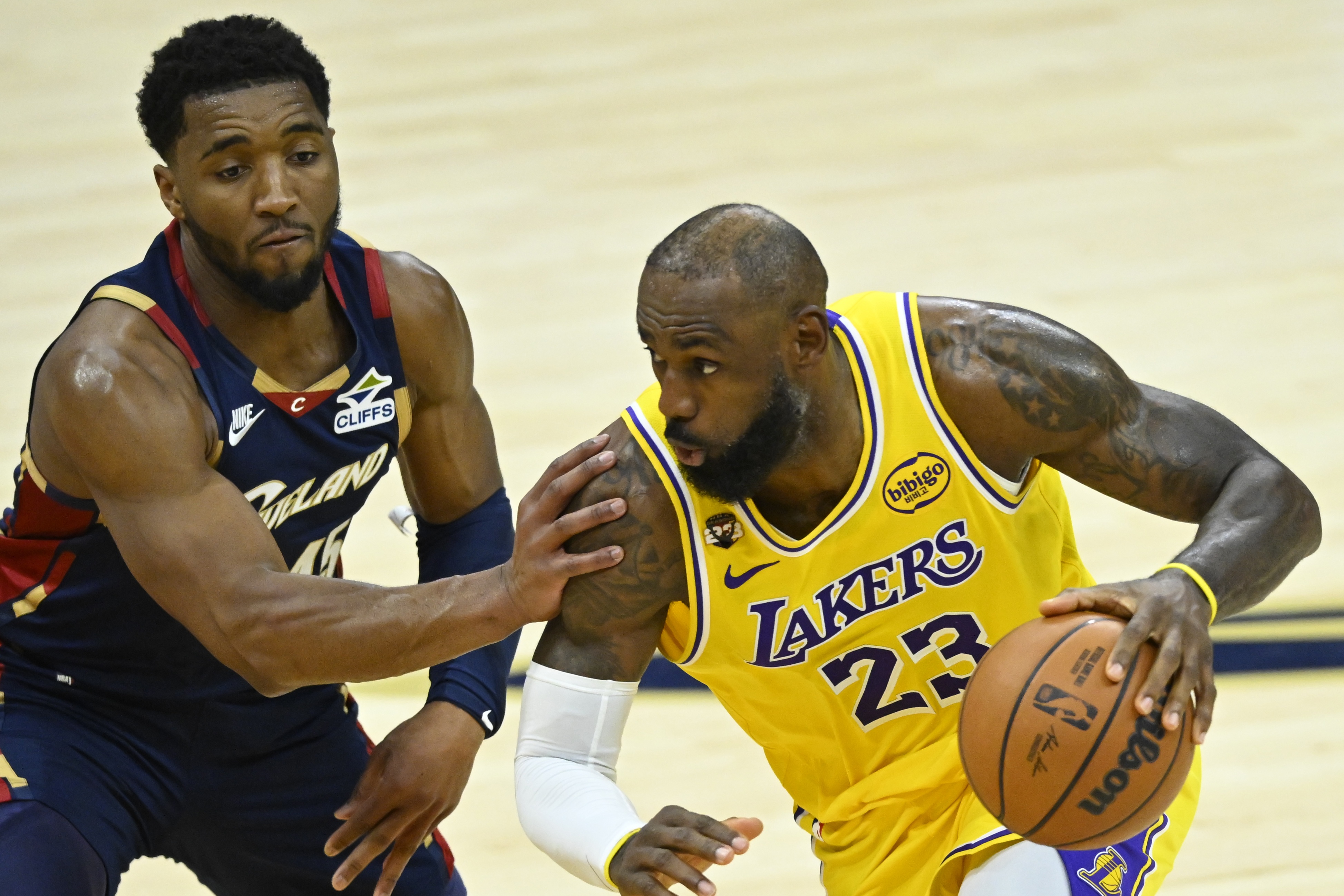ESPN薪资专家:骑士仍是詹姆斯最佳去处 阵容深度无需大动 ESPN薪资专家:骑士仍是詹姆斯最佳去处 阵容深度无需大动