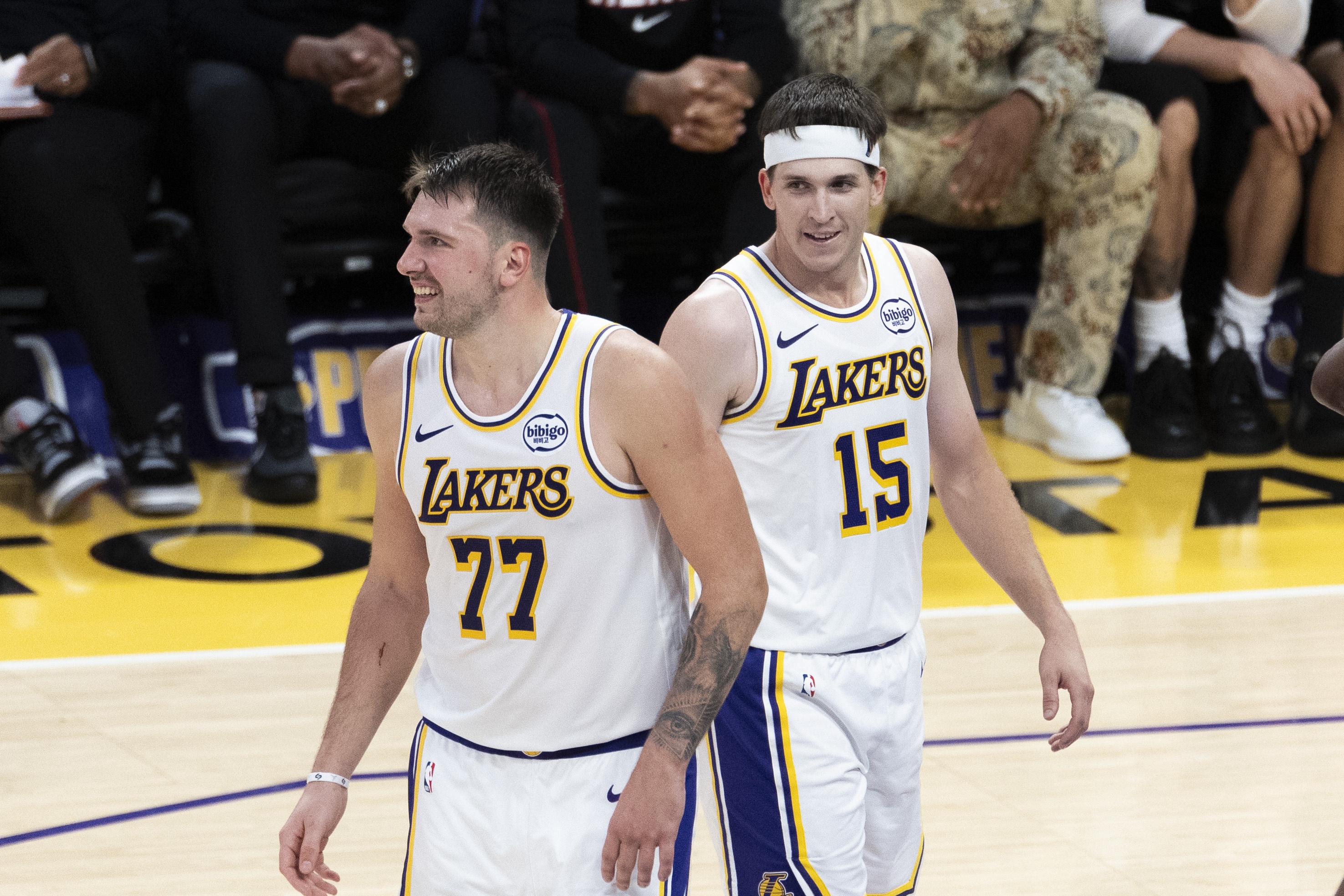 名记Lowe:湖人2-3年内系列赛难越雷霆马刺,交易里夫斯成唯一赌注 名记Lowe:湖人2-3年内系列赛难越雷霆马刺,交易里夫斯成唯一赌注