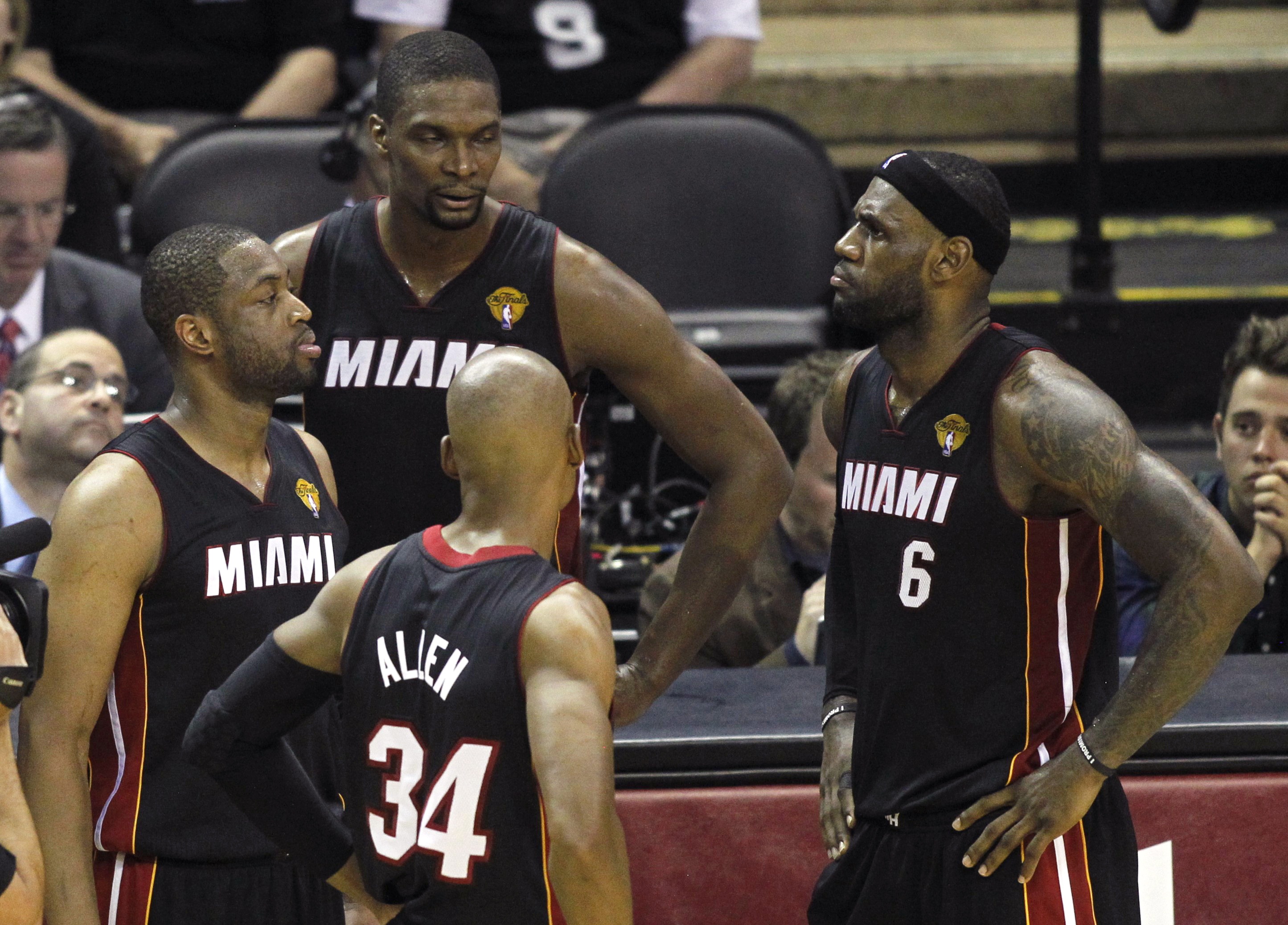 Windhorst:詹姆斯每次决定保密严苛 韦德波什仅提前12小时获知