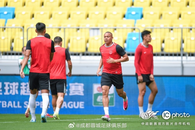 阿洛伊西：蓉渝德比压力下，蓉城全队已做足硬仗准备