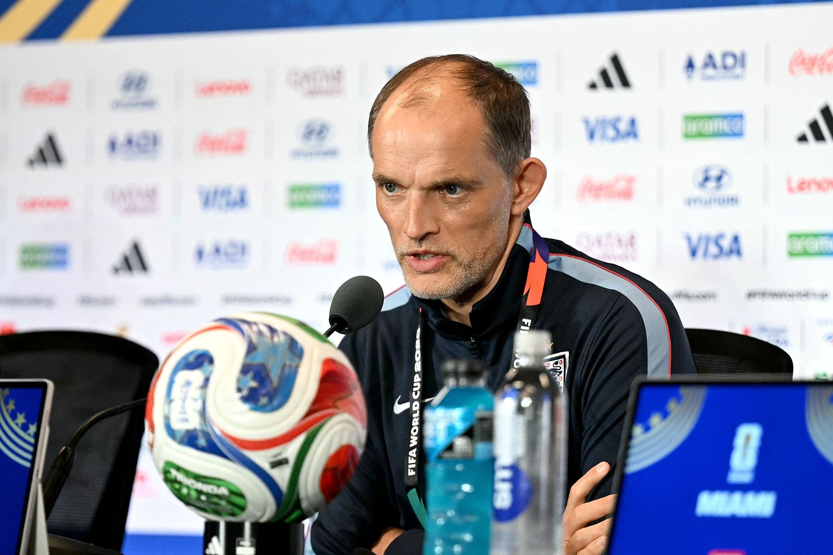 世界杯后算账:FIFA铁腕延迟处罚裁判批评者 世界杯后算账:FIFA铁腕延迟处罚裁判批评者