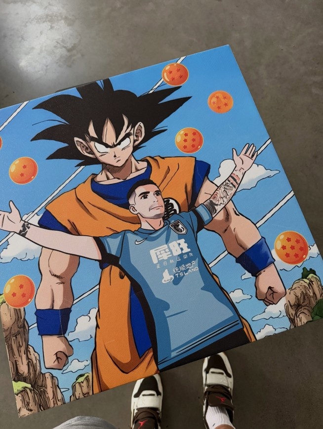 斯坦丘晒球迷礼物：8月8日见