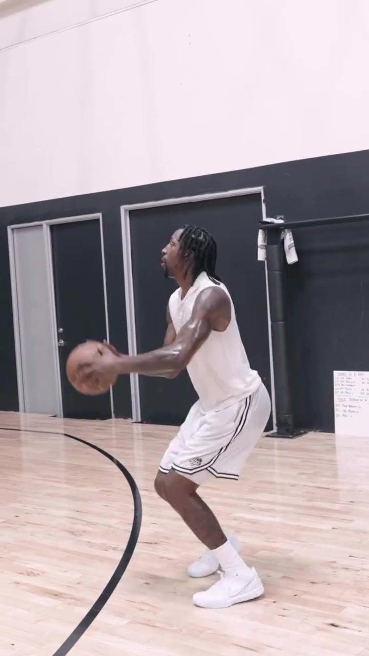 训练师晒波普三分特训 25连中弹无虚发 训练师晒波普三分特训 25连中弹无虚发