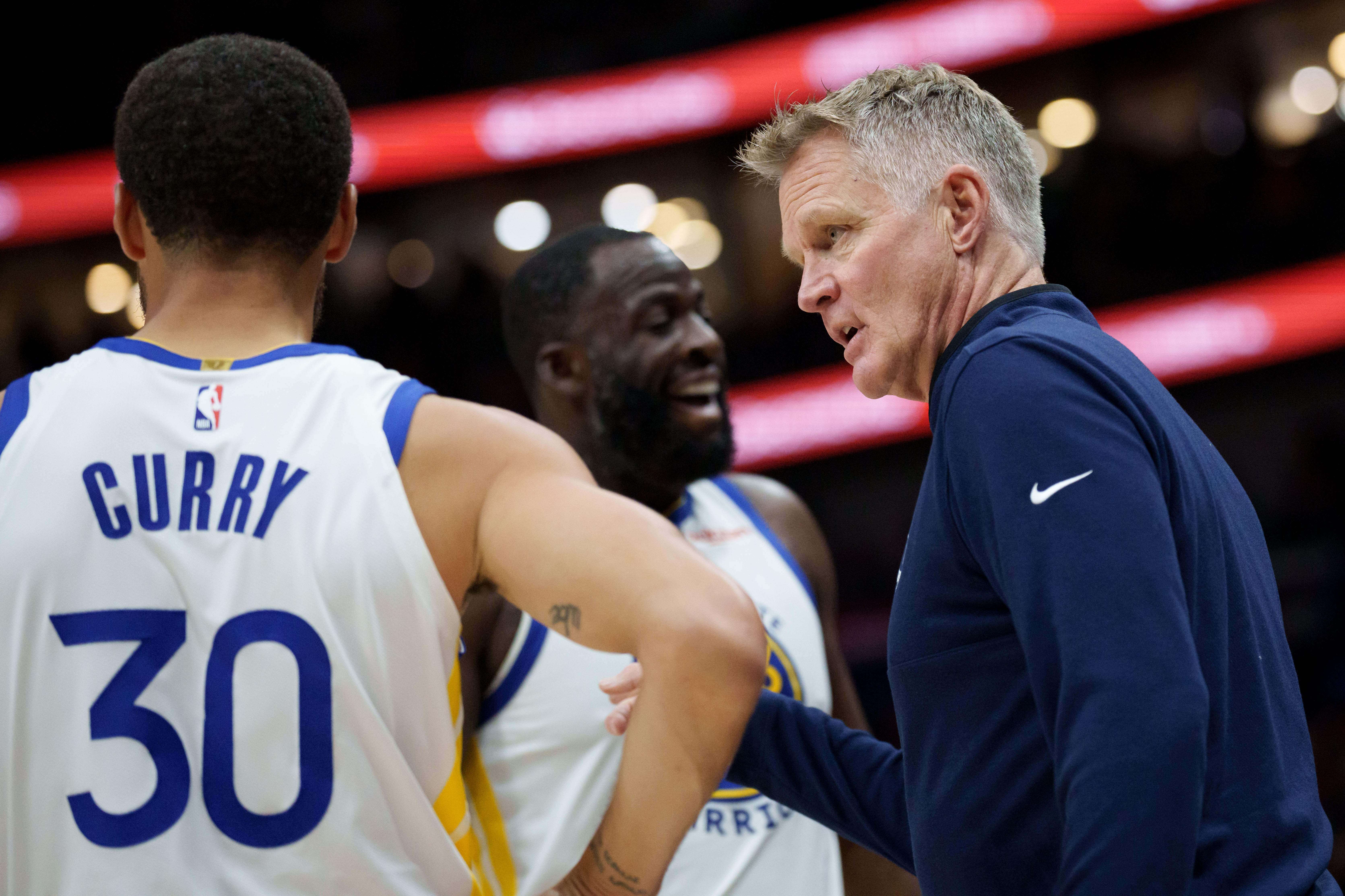 勇士5次过渡年操作 库里38岁仍被要求等待未来