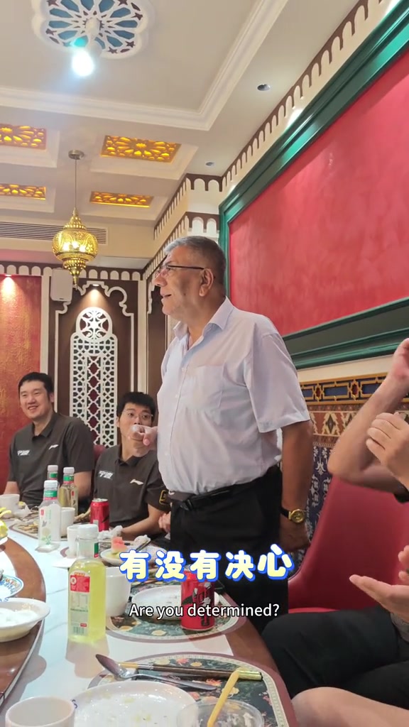 鲁吐布拉宴请宁波全队吃烤全羊,霍楠晒视频:新疆夏联赛后的家宴 鲁吐布拉宴请宁波全队吃烤全羊,霍楠晒视频:新疆夏联赛后的家宴