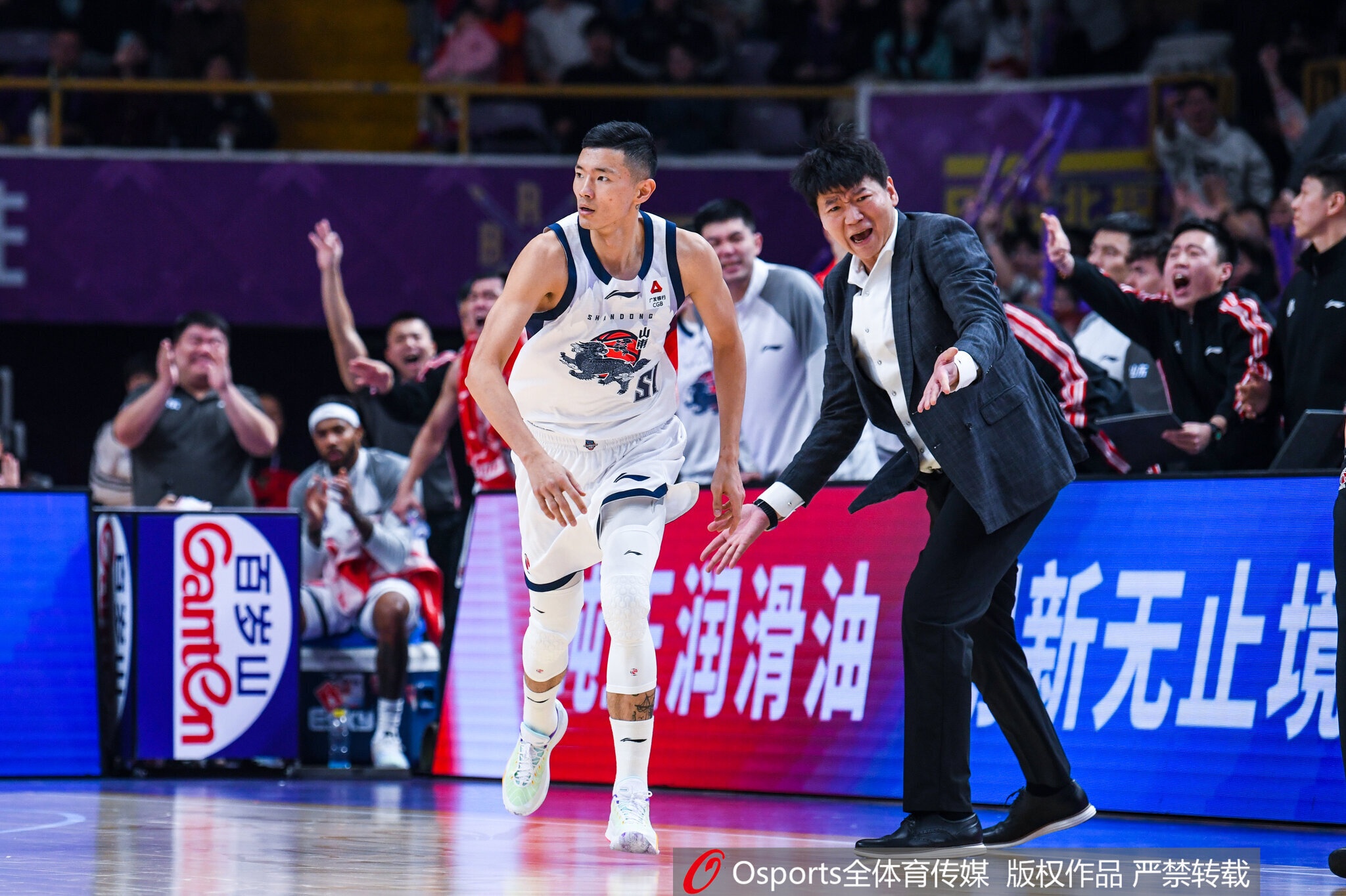 鲁媒:山东男篮今天抵达淄博备战热身赛 下周将会赶赴黑龙江
