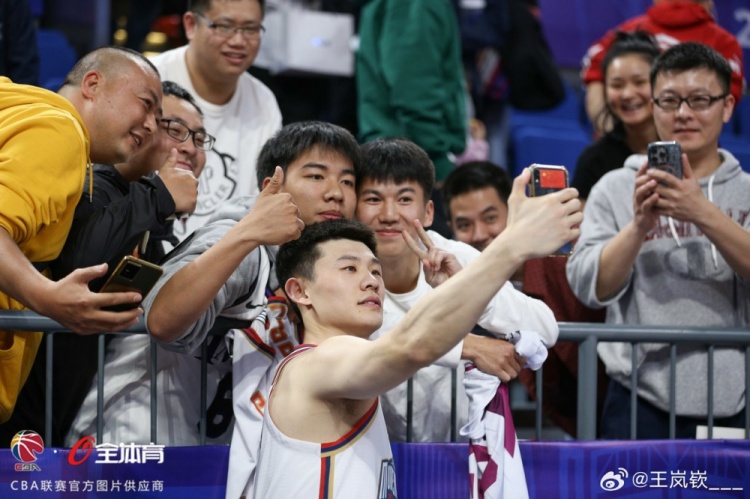 王岚嵚致老东家同曦&辽宁:收获成长与历练 感谢给予我机会与舞台 王岚嵚致老东家同曦&辽宁:收获成长与历练 感谢给予我机会与舞台