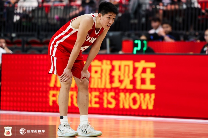 媒体人:今天的张宇辰并没有比当初的赵岩昊更惊艳 轻吹吧 媒体人:今天的张宇辰并没有比当初的赵岩昊更惊艳 轻吹吧