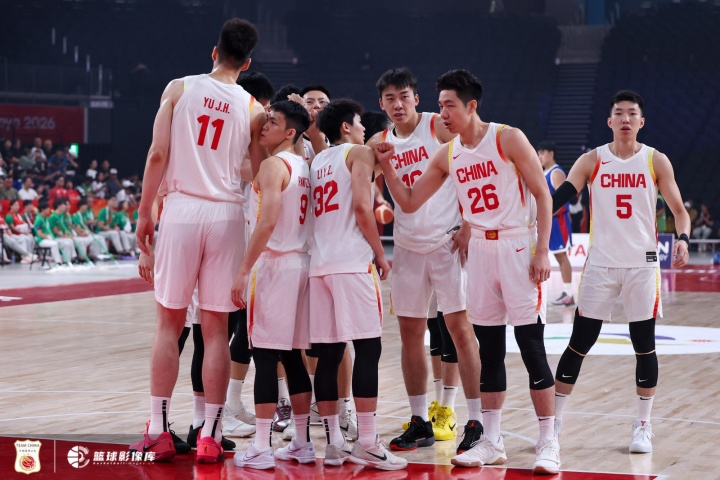 媒体人:赞成派年轻球员去参加亚运 但体育局可能接受不了丢冠军 媒体人:赞成派年轻球员去参加亚运 但体育局可能接受不了丢冠军